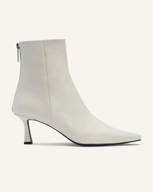 Iseul Ankle Boots White